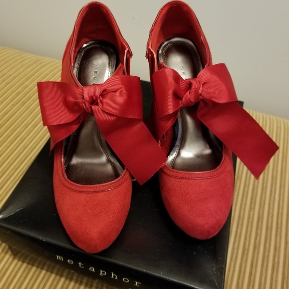 Heels - Picture 2 of 4